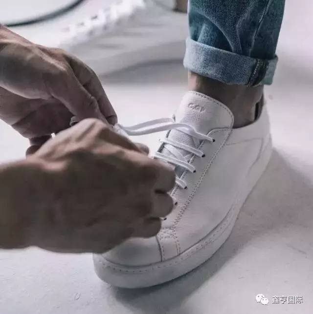 湖南鑫亨國際貿(mào)易有限公司,湖南輕奢商務(wù)男裝品牌,湖南時(shí)尚高端女裝,配飾皮具箱包